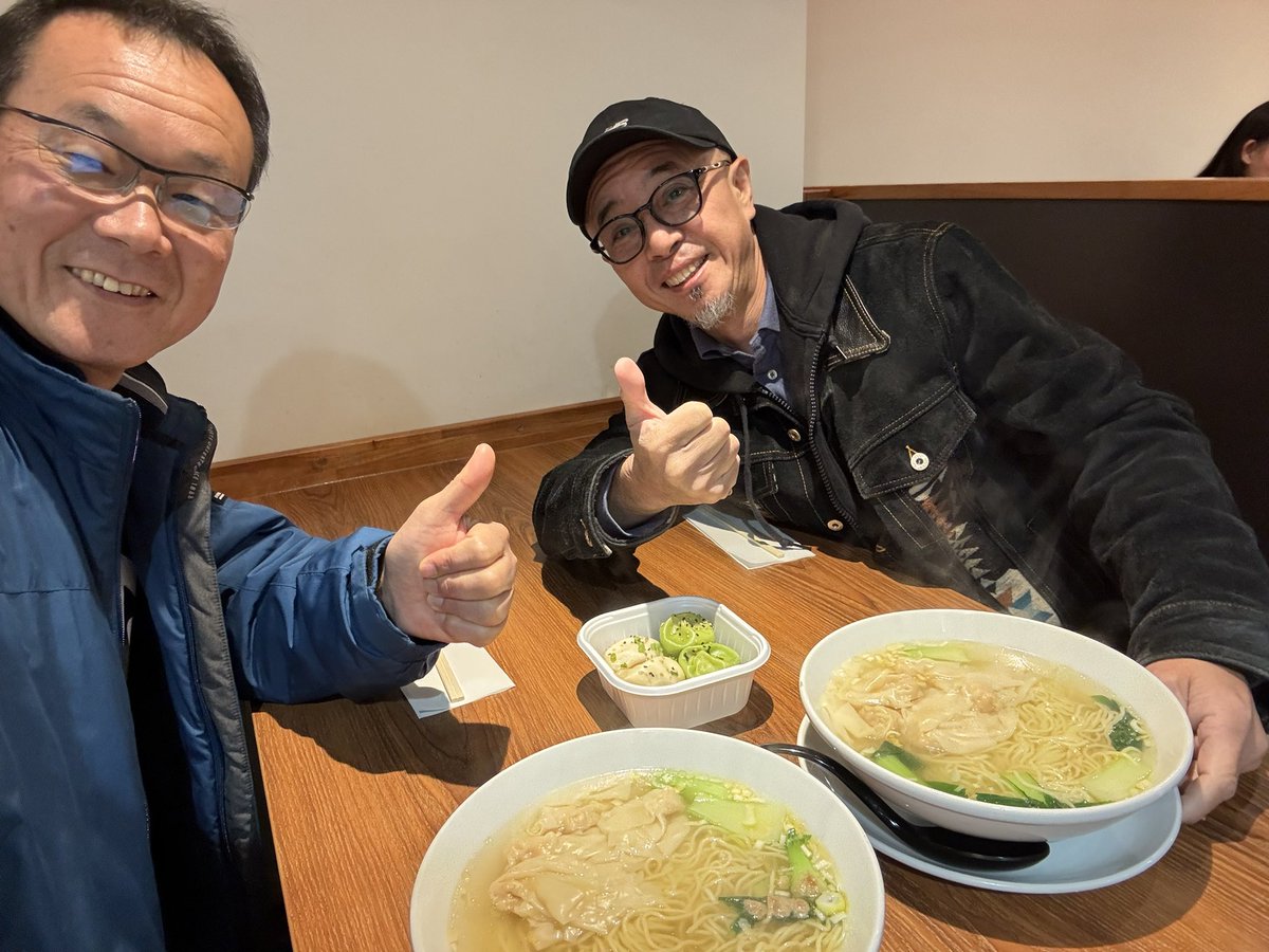ManabinobaK's tweet photo. とちり社長　@tochiriCEO と
失敗エンジニアの行動人りょーさん
中華街でランチ
みなてぃ@izuru_mycolor のカナチャレ男議しながら、
りゅうたさん@ryuta1005 の応援でドリプラに向かいます！ https://t.co/eH9TkDZ8Jt