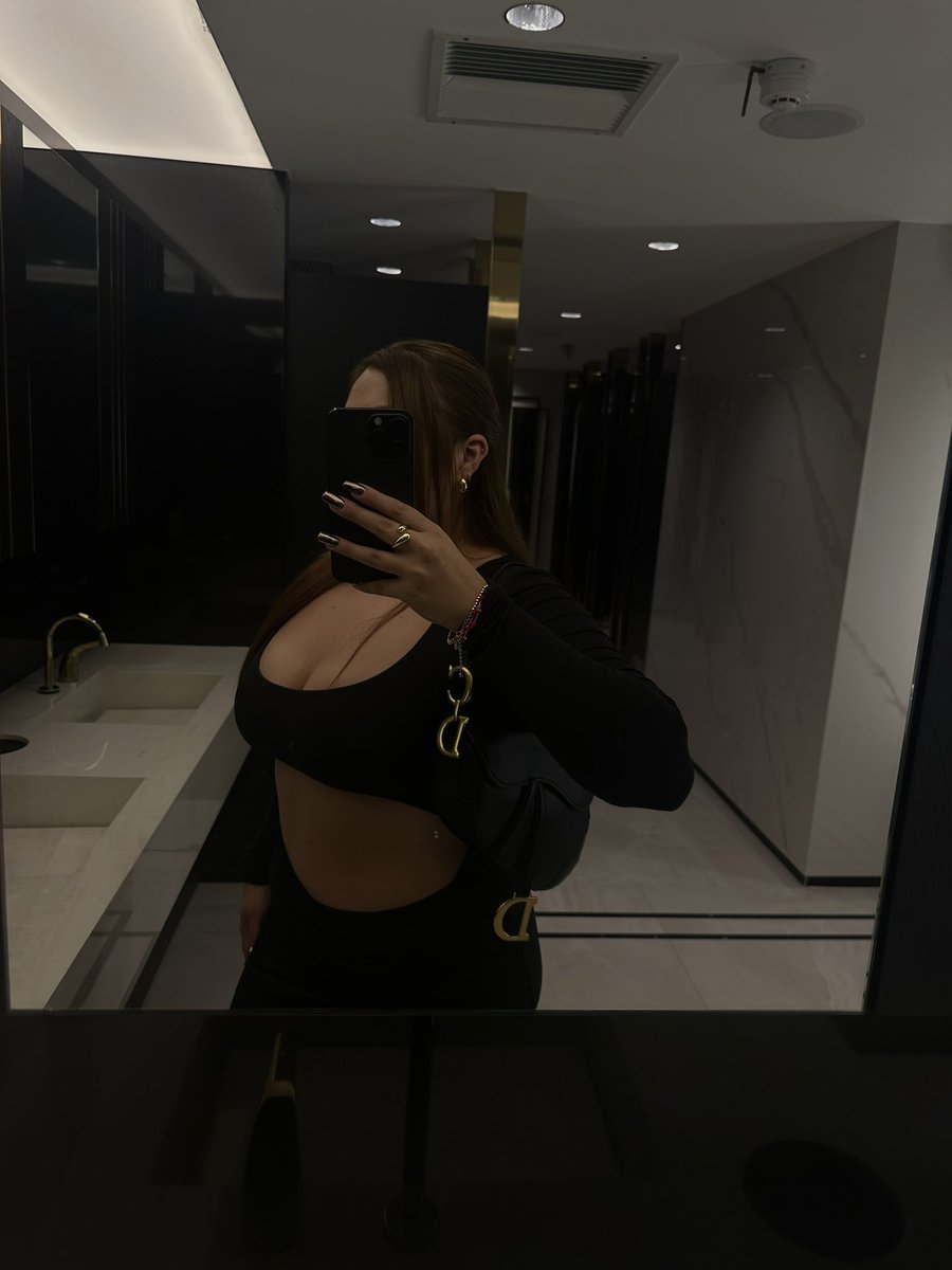 rubycgm's tweet photo. Única https://t.co/8xMYAKWFAy