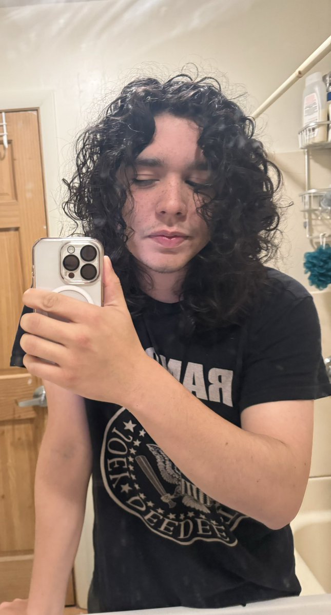 atomic 🐝 tweet media