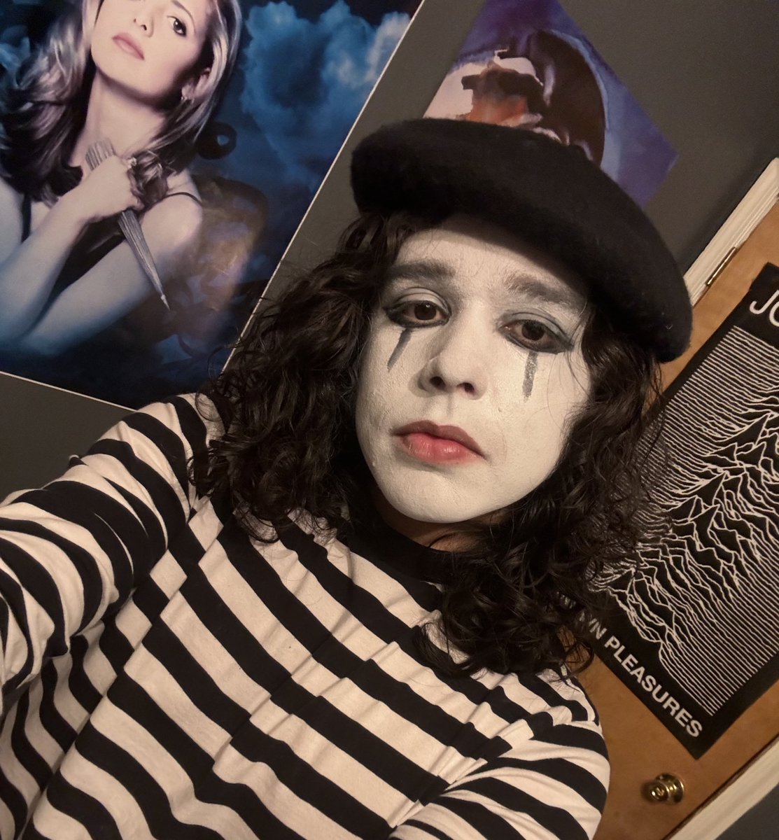 atomic 🐝 tweet media