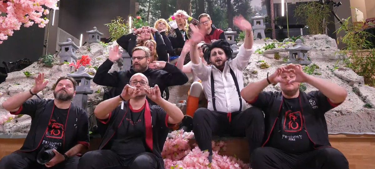 Klobsi's tweet photo. Ach man, ich liebe alles. ♥ Danke an alle, die dabei waren und das alles möglich gemacht haben ♥ #friendlyfire #FriendlyFire10 https://t.co/AiTtnHn1EU