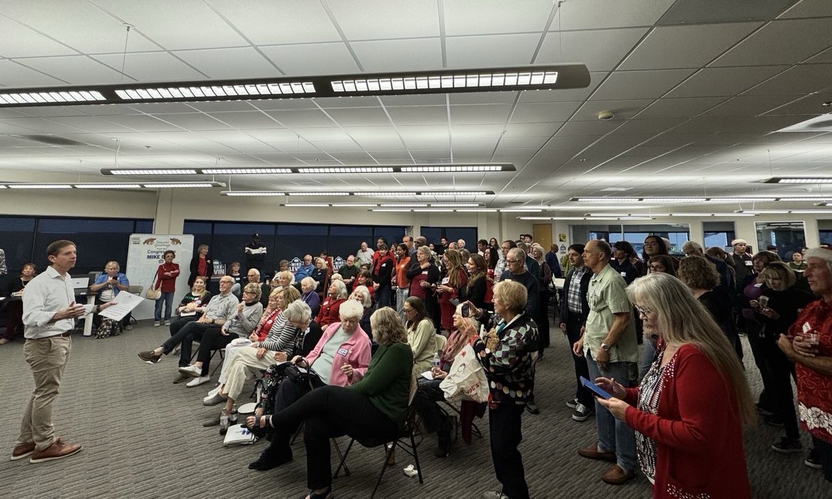 MikeLevin's tweet photo. Huge thanks to our great San Diego County volunteers for joining us in Carlsbad today! We are so appreciative for your hard work and continued support! 🇺🇸 https://t.co/zxtSQqr0w8