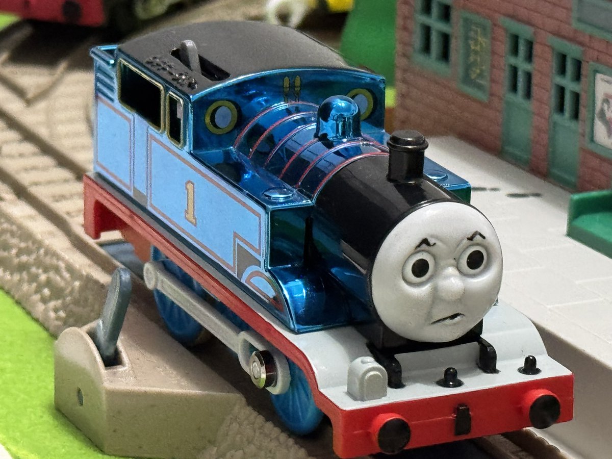 PlarailThomas's tweet image. Metallic plarail Mad face Thomas  #Trackmaster #TOMY #Plarail
