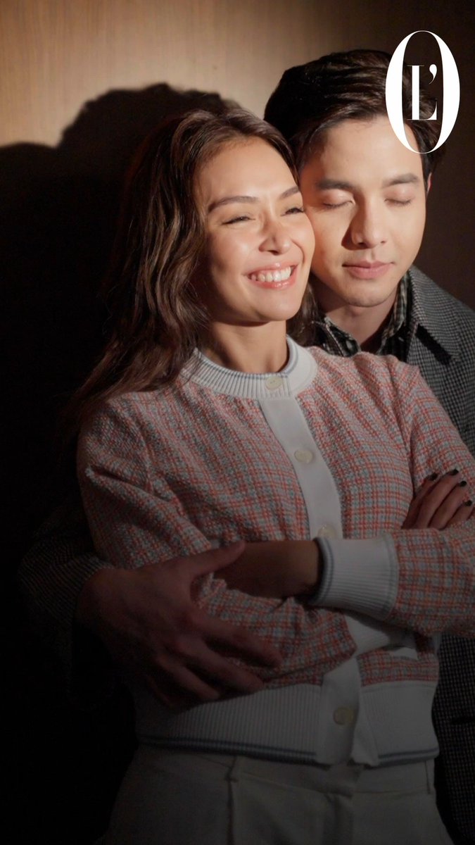 LOfficiel_PH's tweet photo. How close is "close?" Full BTS video on #KathrynBernardo and #AldenRichards now up on our TikTok here: https://t.co/D8mkr0JMv8 https://t.co/j6QPMWvuj9