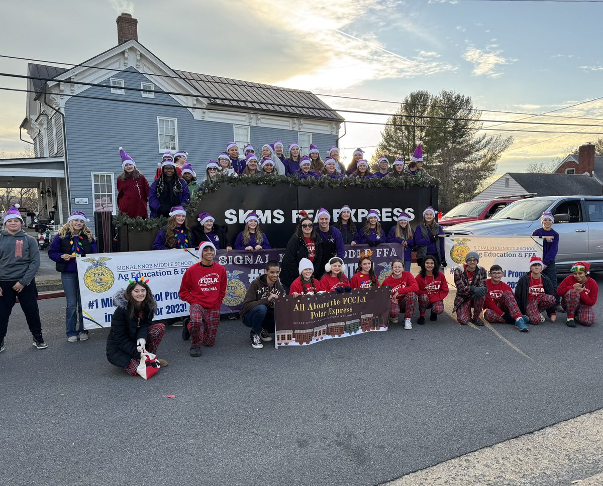 SKMS_FCCLA's tweet photo. What a fantastic day at the Strasburg Christmas Parade! Our FCCLA Express-themed float was a hit, and we were thrilled to see so many smiling faces. A huge thank you to everyone who came out to support us! https://t.co/gqCggMyj6n
