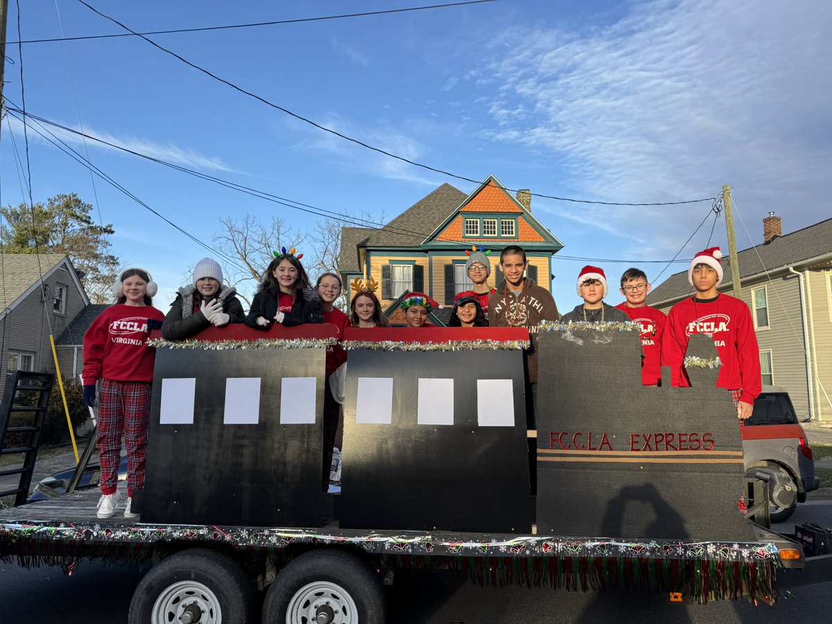 SKMS_FCCLA's tweet photo. What a fantastic day at the Strasburg Christmas Parade! Our FCCLA Express-themed float was a hit, and we were thrilled to see so many smiling faces. A huge thank you to everyone who came out to support us! https://t.co/gqCggMyj6n