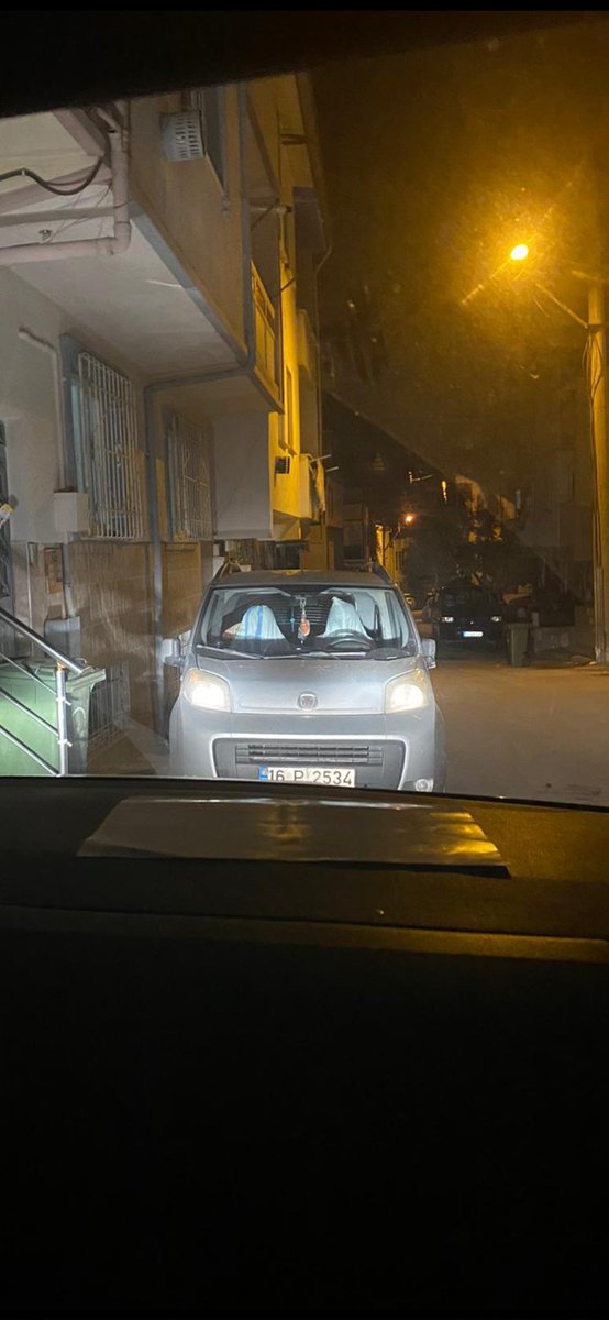 Gurteking's tweet photo. Gecenin 3ünde arabayı çalıştırdığım gibi karşılaştığım manzara.... https://t.co/B0BKWVI4lh