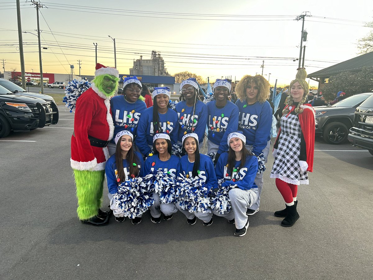 LHS_RinesDance's tweet photo. We’ve had a great day hanging out dancing and then joining the LHS Wolverine Band for our first time at the LaVergne Parade of Lights! We even got to see Santa! #RinesDance24 @LHSintheNews https://t.co/WmH9fcN05K