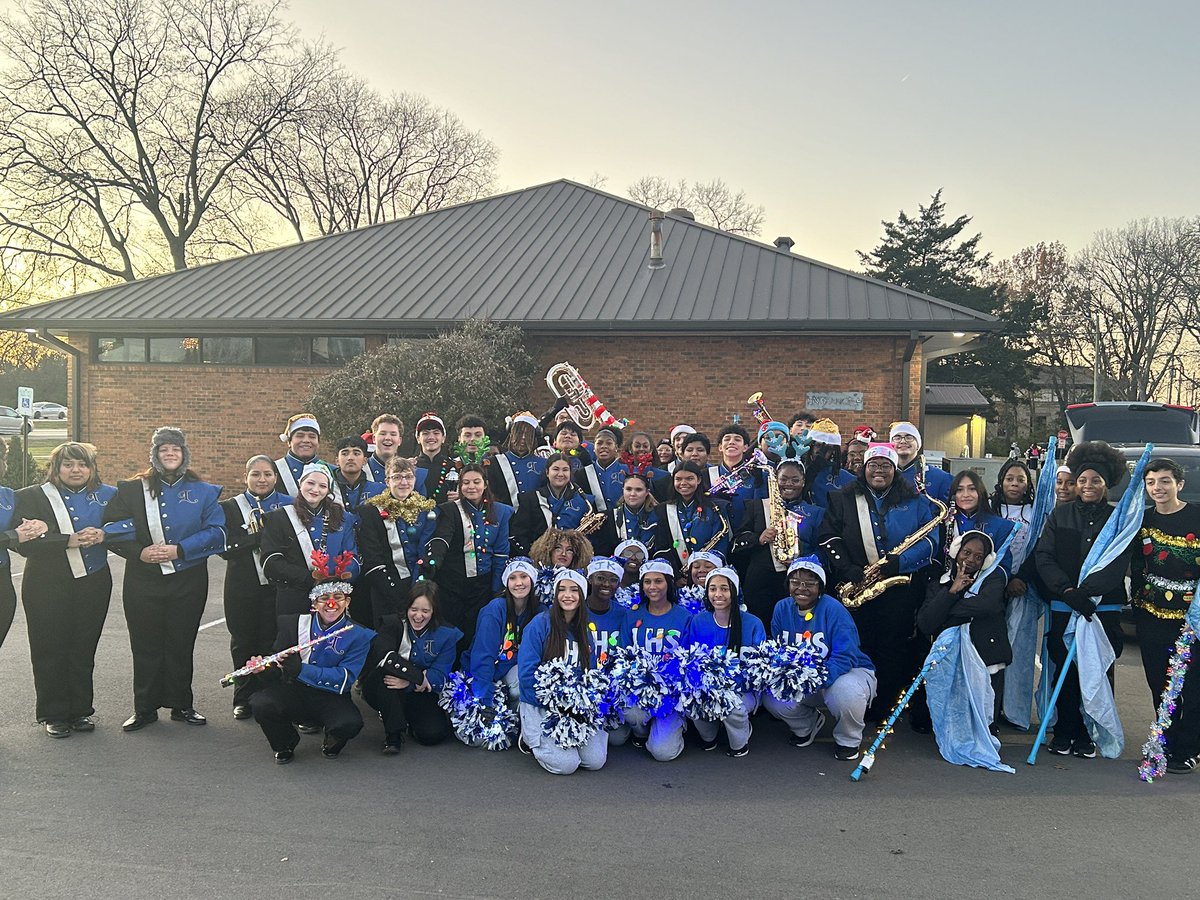 LHS_RinesDance's tweet photo. We’ve had a great day hanging out dancing and then joining the LHS Wolverine Band for our first time at the LaVergne Parade of Lights! We even got to see Santa! #RinesDance24 @LHSintheNews https://t.co/WmH9fcN05K