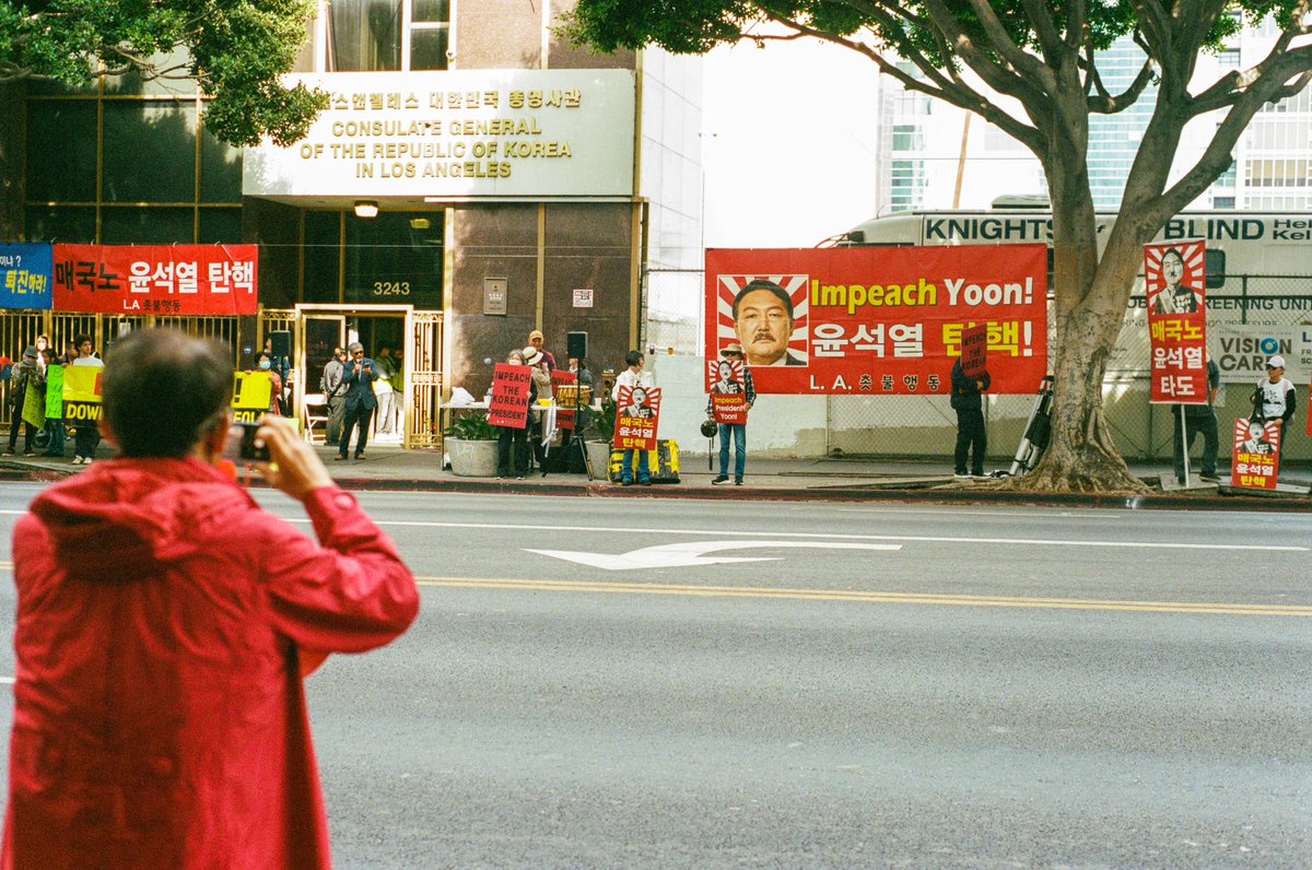 prmkhtr's tweet photo. Impeach Yoon! Shot on Kodak Portra 400 https://t.co/waP4EYpSRD