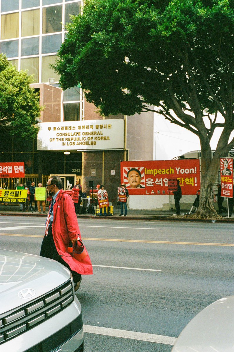 prmkhtr's tweet photo. Impeach Yoon! Shot on Kodak Portra 400 https://t.co/waP4EYpSRD