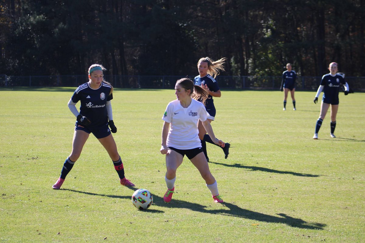 KHB_07G's tweet photo. Some action shots from our first two games. Won Friday 2-1 and lost today in a last second goal 1-2. We finish up tomorrow at 1:30 pm in our final game of the showcase. https://t.co/s3O3UtMaU3