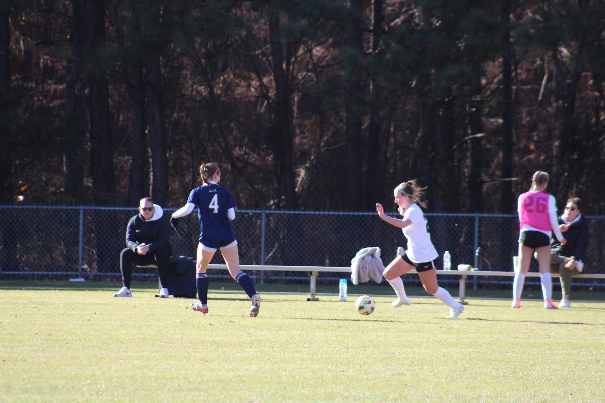 KHB_07G's tweet photo. Some action shots from our first two games. Won Friday 2-1 and lost today in a last second goal 1-2. We finish up tomorrow at 1:30 pm in our final game of the showcase. https://t.co/s3O3UtMaU3