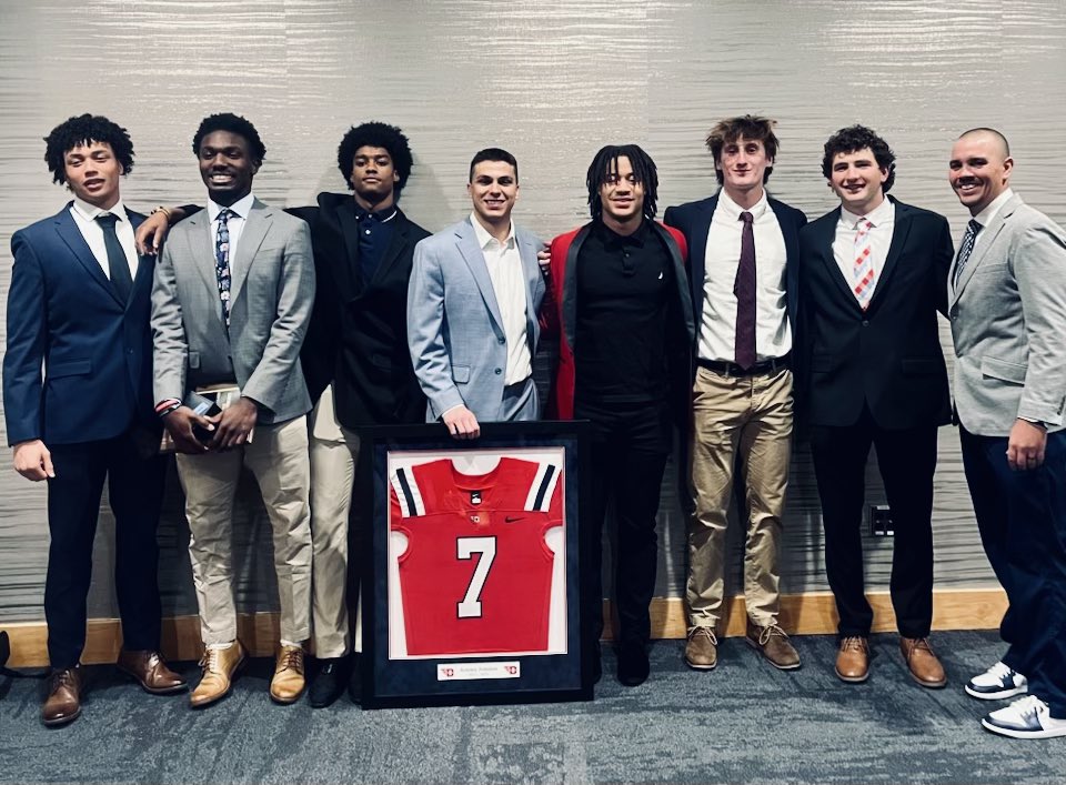 Closed the book on ‘24 tonight. Proud of all these men! Their commitment, hard work, sacrifice, and love for each other has elevated the standard in the room! Next phase..KO! 🔴⚪️🔗✊