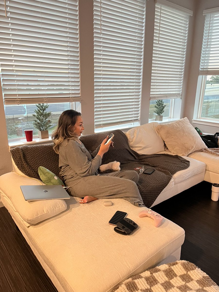 Lil6at's tweet photo. lil cozy thanksgiving fa me n wifey https://t.co/7HvGetS0WR