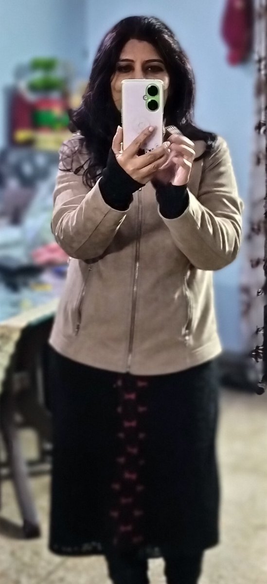एक वक्त के बाद 
चेहरों की ख़ूबसूरती तो ढल ही जाएगी 
जद्दोजेहद कीजिए 
क़िरदार को ख़ूबसूरती से बख़ूबी निभाने का..!
#संजू
