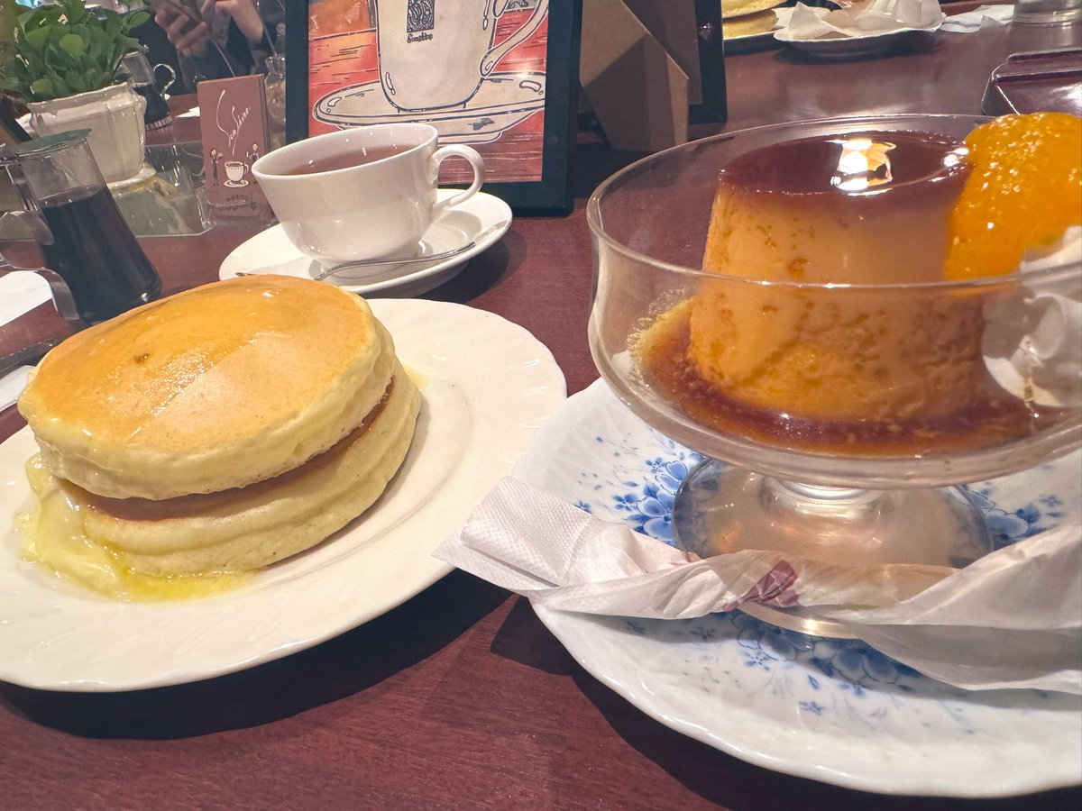 通勤時間帯は人通りがあるから朝早く行ってきた🚃ついでに前から気になってた喫茶店でパンケーキとプリン食べて帰ってきた🍴トラジャのおかげでとても有意義な週末✨️