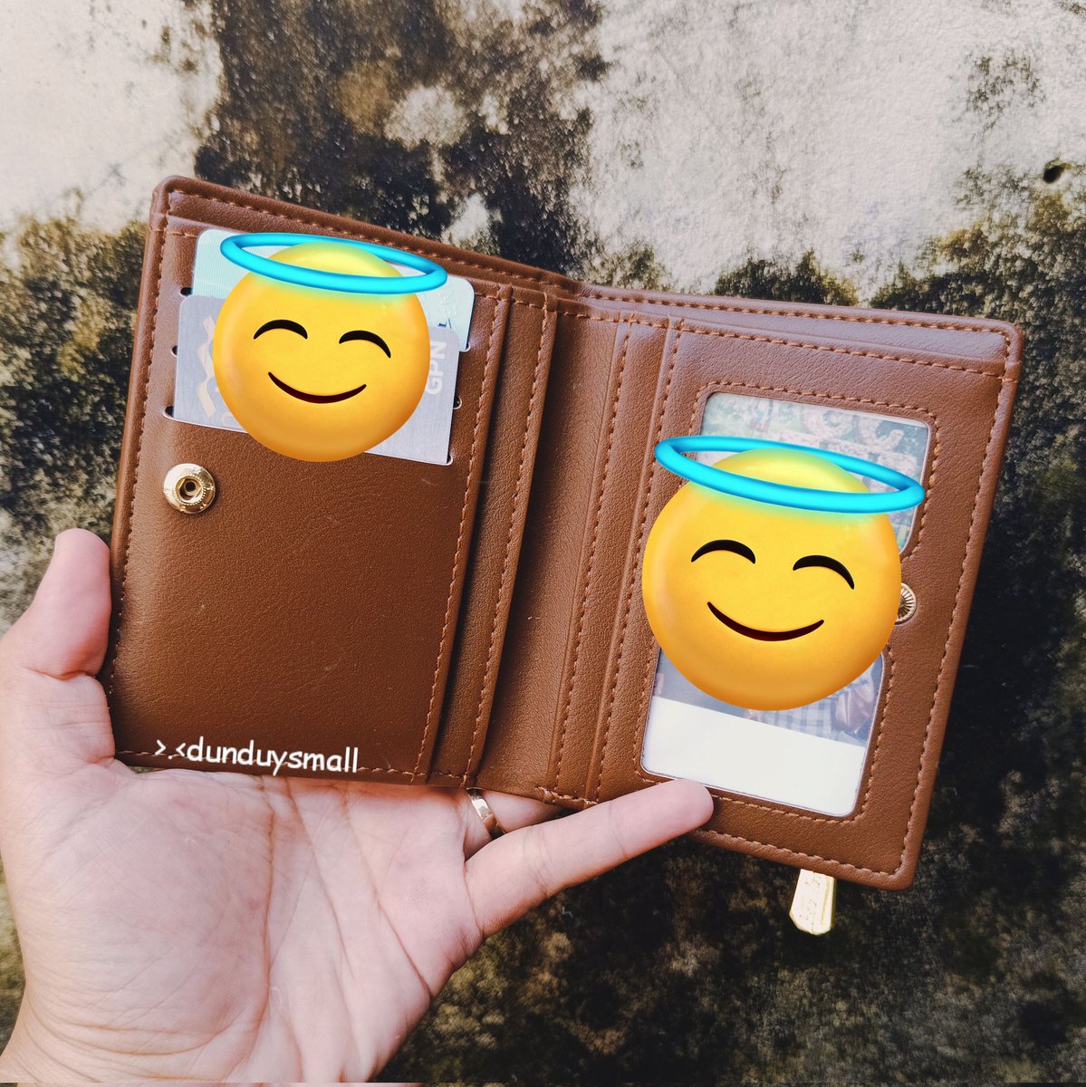 nkanshaa's tweet photo. Makin kesini model dompet lipat mini lucu-lucu sekali, cuma 40ribuan tapi elegan bgt wei 😍
Udah dilengkapi 1 kantong uang kertas,  6 slot kartu, 1 slot foto, dan 1 tempat koin 🥰
Bahannya juga tebal, gak gampang kelopek hihi cus mumpung stoknya banyak 👇
https://t.co/ZNKuglkhZX https://t.co/WQN7AxSqNP