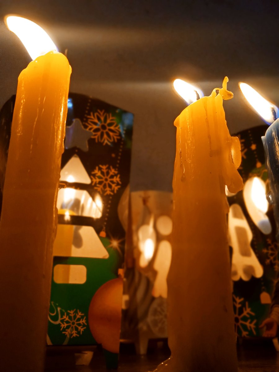MarcoCaez's tweet photo. Feliz día de las velitas 🕯️🇨🇴

#celebración #photography #diadelasvelitas #colombia #diciembre #navidad
#fotografias #nada:) https://t.co/IcSwY9lqYR