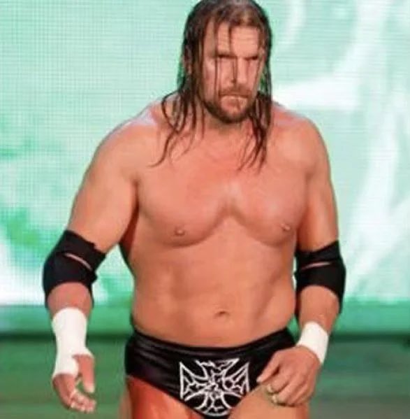 Drexcg11's tweet photo. @Misaa_Loverrr @realonx1 @MikeBeLike bitch look like fat triple h https://t.co/nO4AXWYNIs