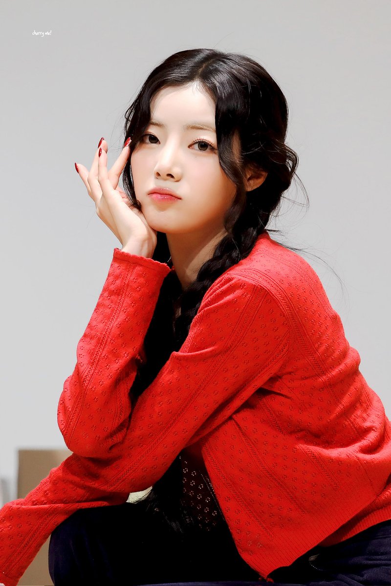 cherryme_0903's tweet image. 241207 팬사인회

양갈래 좋은 거 였네 ₊˚ʚ ᗢ₊˚✧ ﾟ.

#나고은 #NAGOEUN #ナゴウン #퍼플키스 #PURPLE_KISS #パープルキス

@RBW_PURPLEKISS