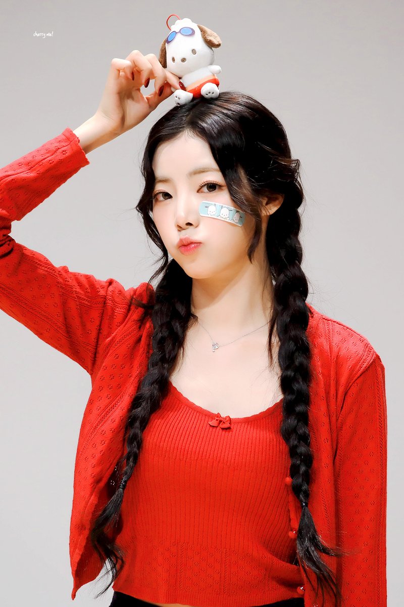 cherryme_0903's tweet image. 241207 팬사인회

양갈래 좋은 거 였네 ₊˚ʚ ᗢ₊˚✧ ﾟ.

#나고은 #NAGOEUN #ナゴウン #퍼플키스 #PURPLE_KISS #パープルキス

@RBW_PURPLEKISS