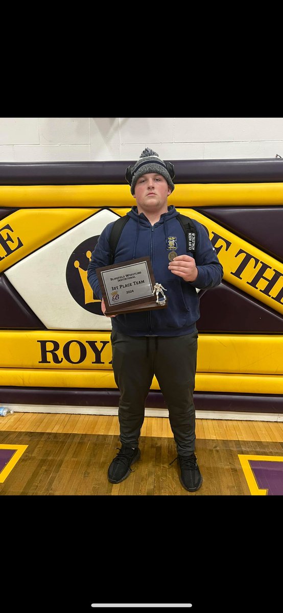 Isaac Furlong (@isaacfurlong3) on Twitter photo 3-0 on the day. For wrestling.
Team champs
Individual heavyweight champ
<a href="/SalineWrestling/">Saline Wrestling</a> 3-0 on the day. For wrestling.
Team champs
Individual heavyweight champ
<a href="/SalineWrestling/">Saline Wrestling</a>