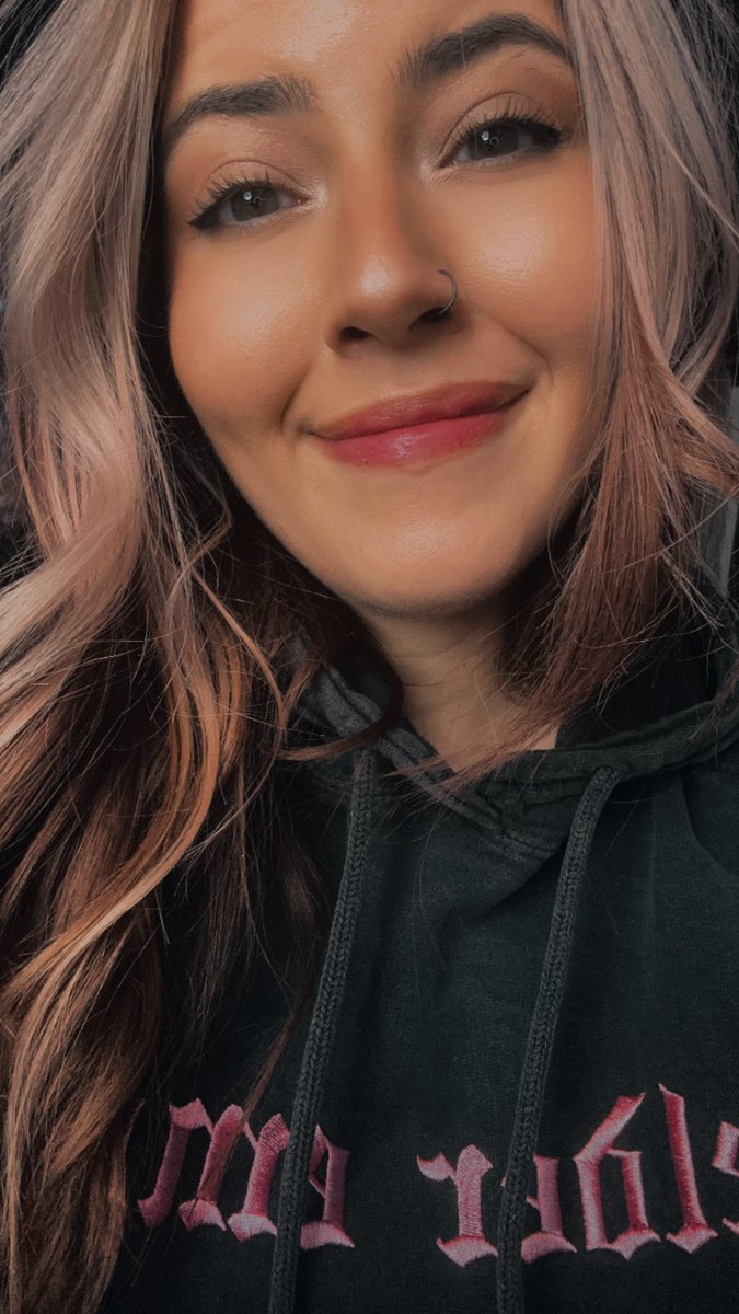 🟣liveeeee

Avoiding the main story quests like my life depends on it 🙃

👉🏼twitch.tv/icharleyjo