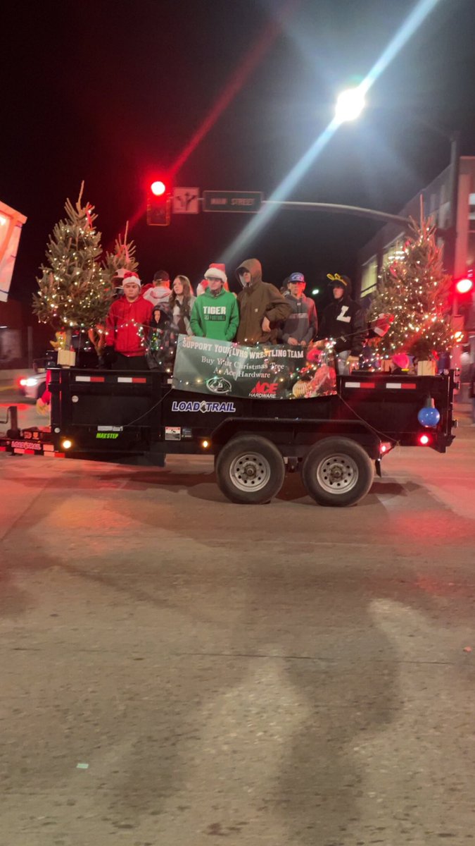 LVHS Wrestling enjoying Light Up Lander!