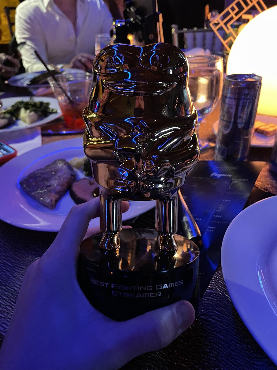 Sajam's tweet image. I didn’t go 0-2 at the Streamer Awards. 

Thanks everybody who helped make the Slam happen! Special thanks to @nyxrose and @BoxBox, my TOs, graphics team, my editor, and all the streamers who participated.