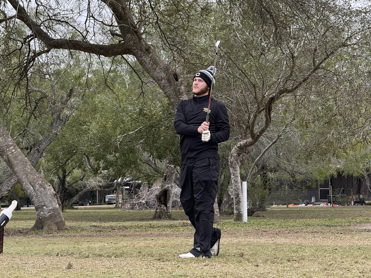 SicEmTigerGolf's tweet photo. The Tigers placed 7th in a tough field at the Gulf Coast Classic in Corpus! The team shot their personal best with a 321 to finish strong! Way to guys! 

@ConroeHSCISD @Conroeathletics @ConroeISDSports @CoachHardeman @Tasha_Smith78 https://t.co/kktfRiOZjD