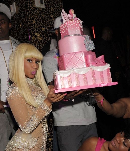 MINAJCHUCKY's tweet photo. .π @NICKIMINAJ HAPPIEST PINK BIRTHDAY π©·π©·πππ *hugs mamita* LOVE YOU TO THE GAG AND BACK xx bad guy #ChunKi π https://t.co/bcMUaxVILR