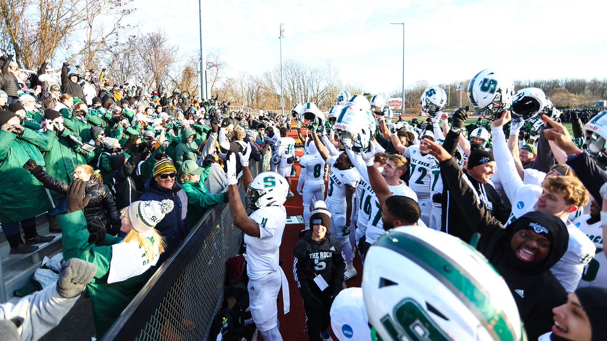 FB: Slippery Rock drew the No. 3 seed in the NCAA Division II Semifinals and will travel to No. 2 seed Ferris State Dec. 14 for a 3:30 p.m. kickoff in the semis. More information available at the link 👇

Details🔗: tinyurl.com/282pkcub