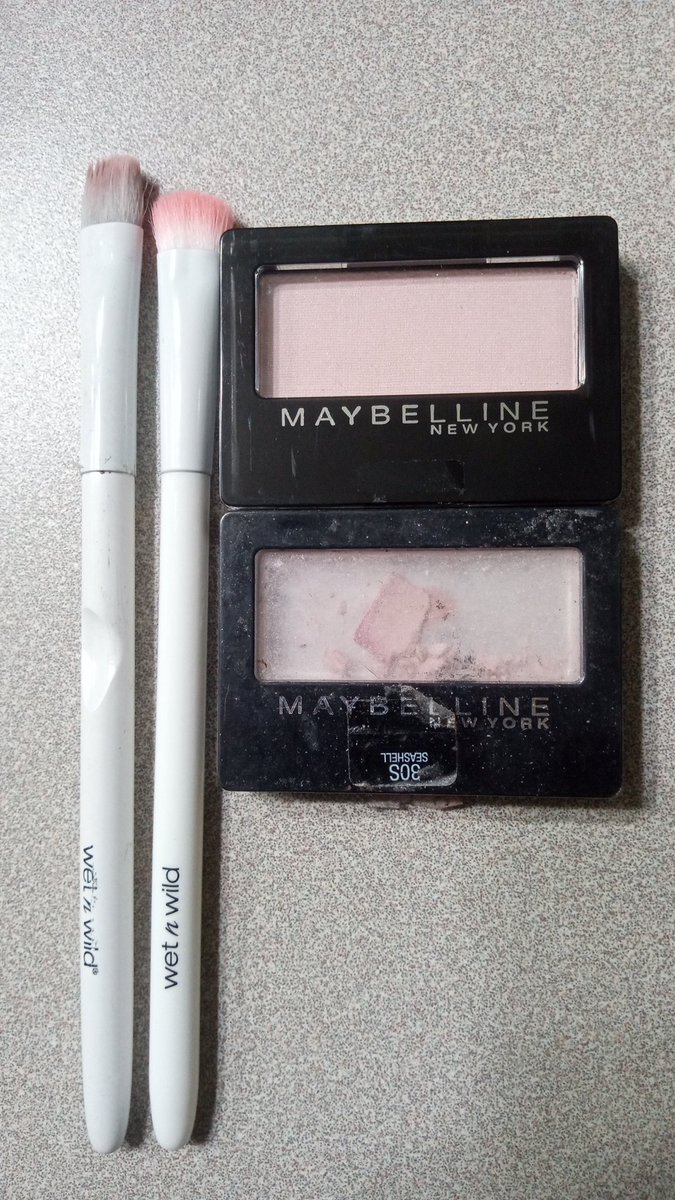 Miss_K3k97's tweet photo. #Underconsumptioncore 

What using two products for almost 7yrs compared to their new counterparts looks like https://t.co/gUVbznznYj