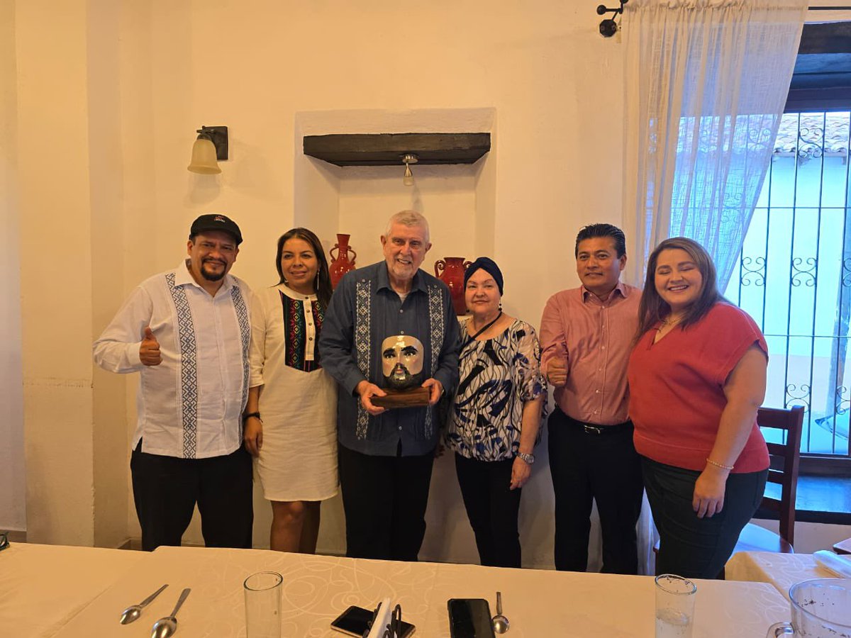 MarcosRguezC's tweet photo. Visitamos el municipio y pueblo mágico Chiapa de Corzo, como parte de nuestra visita a Chiapas🇲🇽 para la toma de posesión del Gobernador @ramirezlalo_.

El presidente municipal, Limbano Domínguez, destacó el trabajo de nuestros médicos cubanos 🩺🇨🇺en esta bella ciudad. https://t.co/YF7PNaadgS