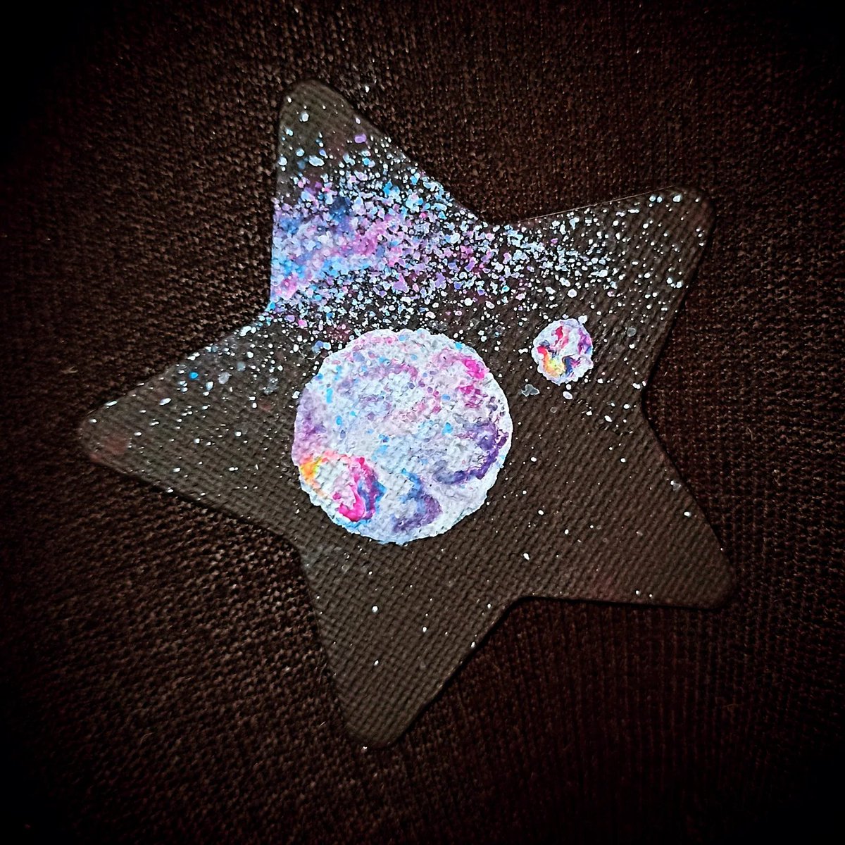 rubyrenme's tweet image. Новый магнит. Светится в УФ.

#UVmagnet #magnet #UV #cosmos #cosmic #cosmicmagnet #магнит #УФ #УФмагнит #космос