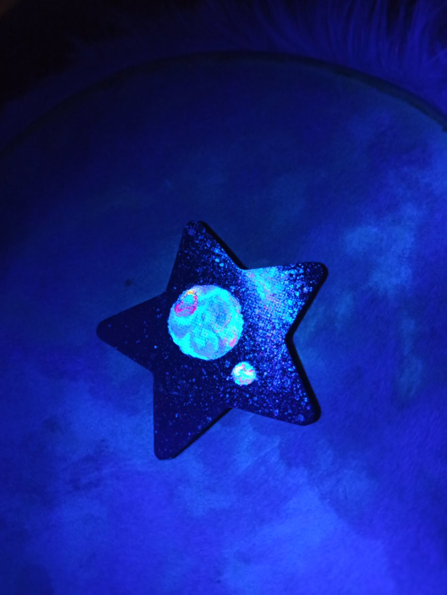 rubyrenme's tweet image. Новый магнит. Светится в УФ.

#UVmagnet #magnet #UV #cosmos #cosmic #cosmicmagnet #магнит #УФ #УФмагнит #космос