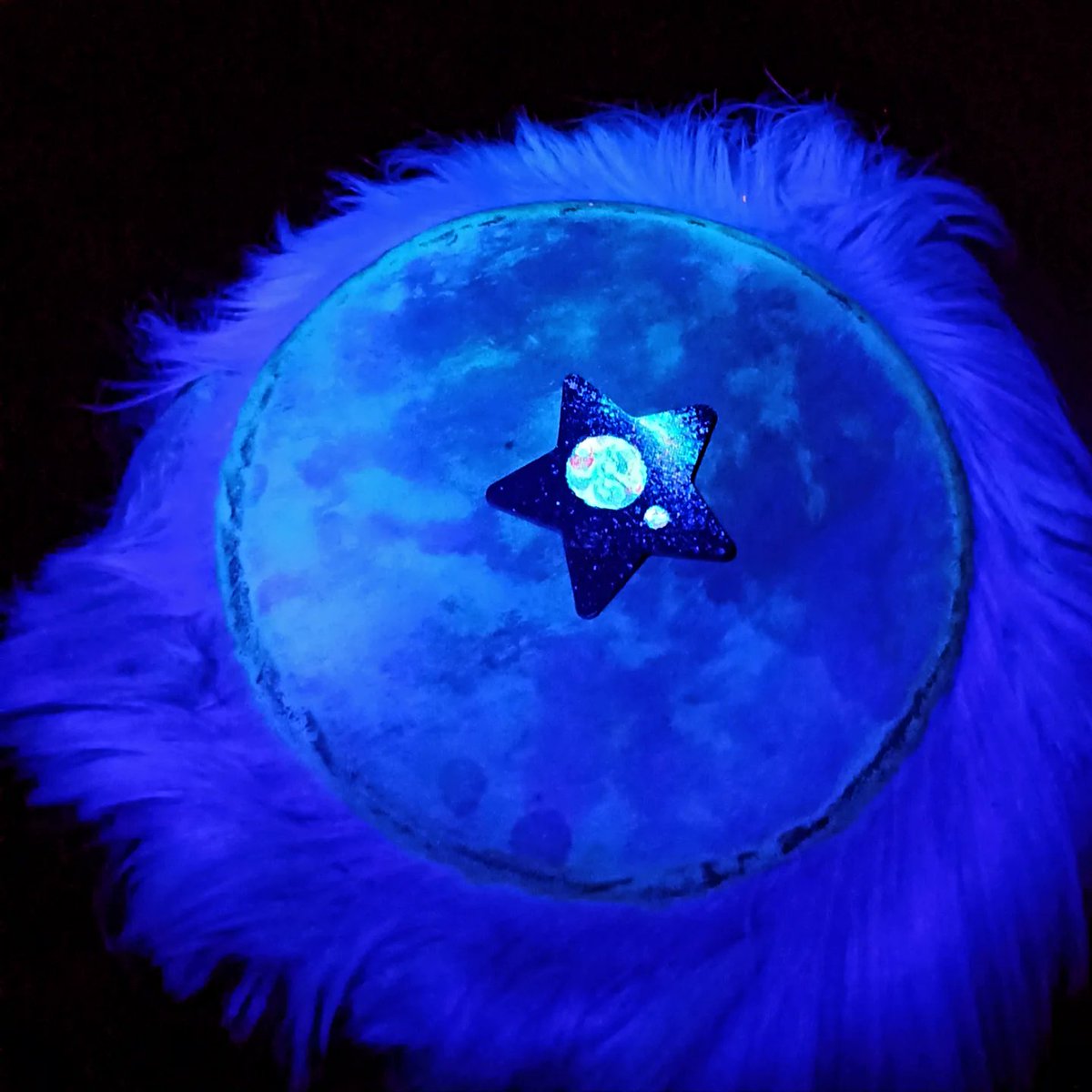 rubyrenme's tweet image. Новый магнит. Светится в УФ.

#UVmagnet #magnet #UV #cosmos #cosmic #cosmicmagnet #магнит #УФ #УФмагнит #космос