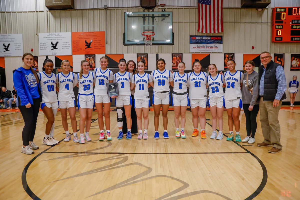 Got a great win last night in our semi-final game against Bradford in the white County invitational tournament!
62/38

 And tonight against Pangburn in the finals!  
53/35

Stats from both games coming soon. Super proud of my team and our season so far!💙🤍