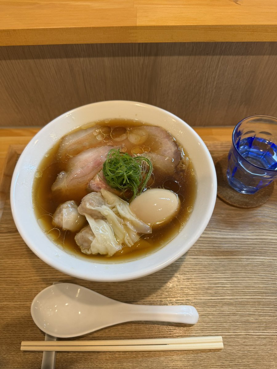 oshon1160's tweet photo. らーめん心麦
チャーシュー、ワンタン、スープ、麺
全部うめぇ！！ https://t.co/gbhrdVsMXh