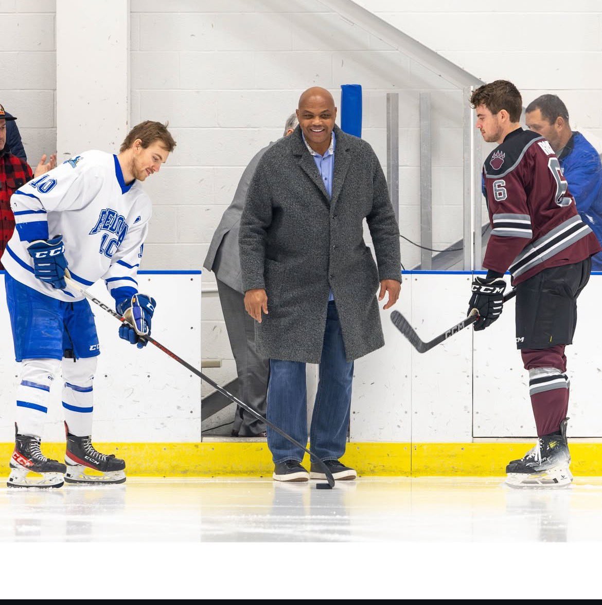 Via <a href="/FredBlueDevils/">Fredonia State Athletics</a> on Instagram. 

Barkley with the puck drop! #d3hky