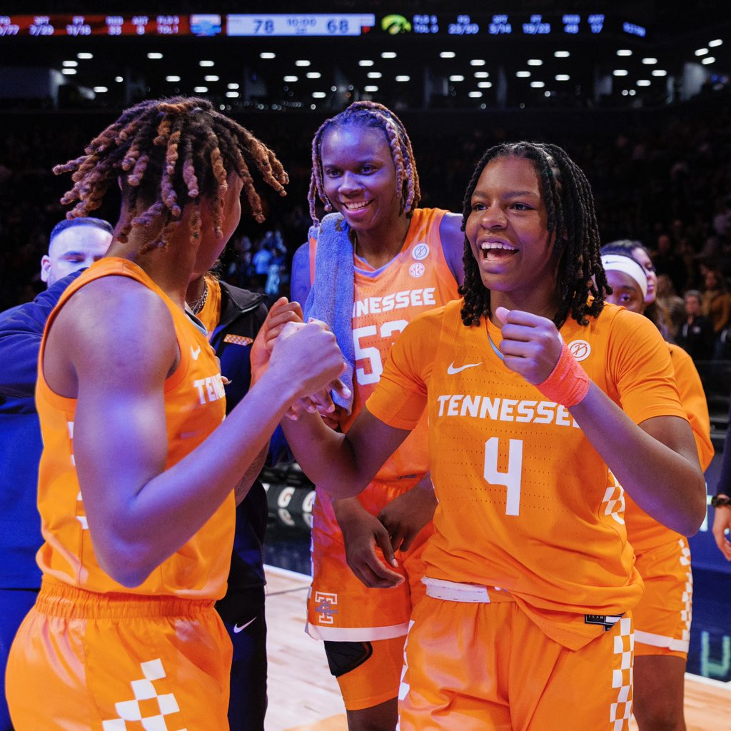 LadyVol_Hoops's tweet photo. THAT!! WAS!! FUN!! https://t.co/qvxDLRPVa0