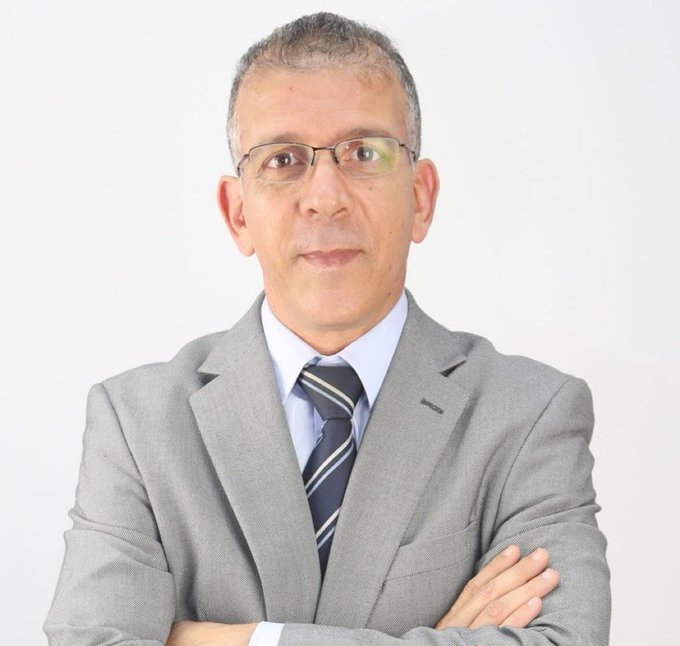 mostafadabrny's tweet photo. اياك تنسوا الكلب حفيظ الدراجي  الكلب القذر الخسيس الواطي شبيح بشار اللي طلع يشبح له في عز قصف شعبه بالكيمياوي 

مش ناسيينك يا قذر يا خنزير @derradjihafid https://t.co/7I23bXrcqb