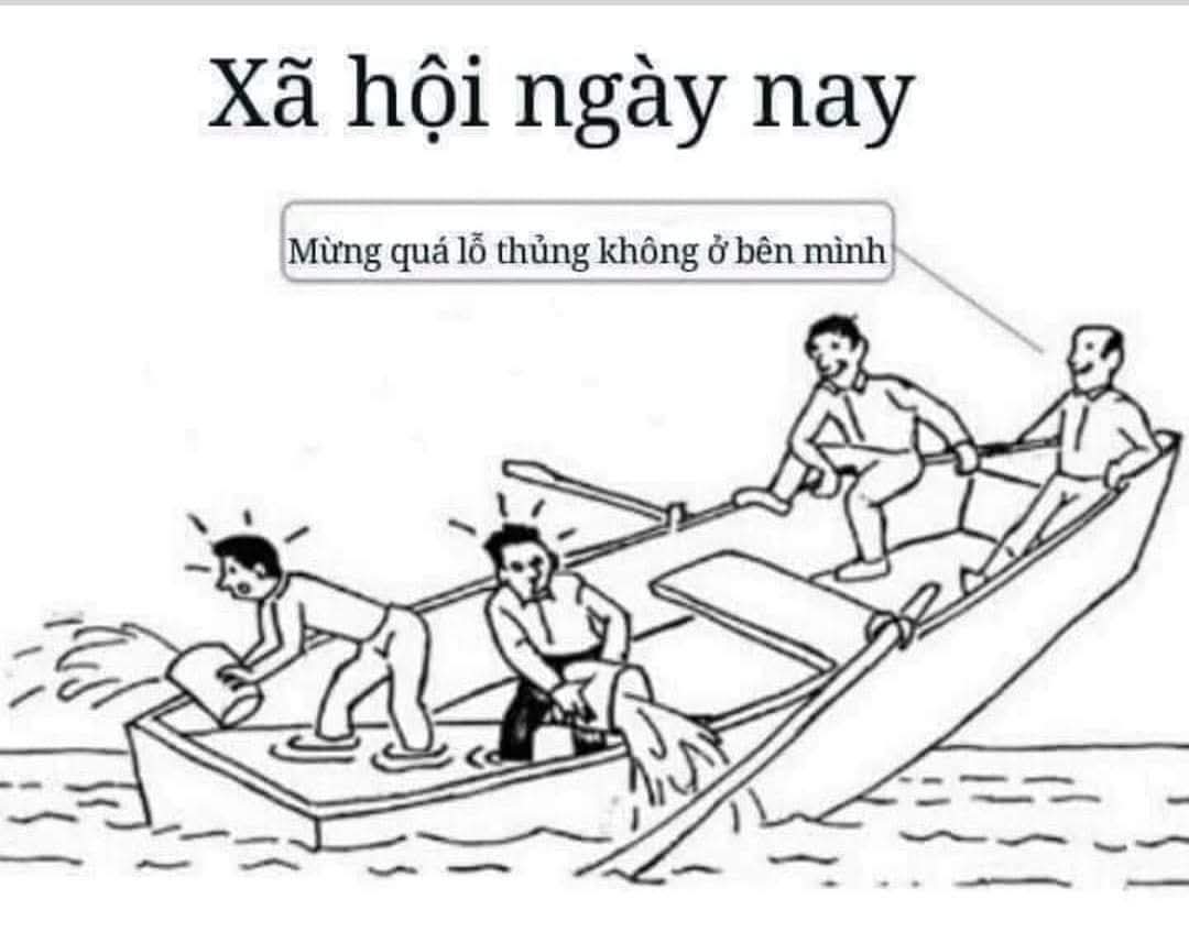 Nguyen_Alex_83's tweet photo. KIẾN THỨC PHỔ THÔNG

Một bác lớn tuổi bực mình với một cậu Grab Biker:

- Sao tao đợi mày ở đây đến 20 phút mà mày cứ nói đến rồi là sao?

- Dạ, cháu tưởng số 2 Đồng Khởi là Nhà thờ Đức Bà Sài Gòn nên cháu đứng đó đợi...

- Khổ quá... Mày không biết xem số à?

- Cháu có xem, nhưng chỗ Nhà thờ không có số. Cháu nghĩ số 2 là đầu đường nên chờ mãi. Đang tính báo “Hủy” thì bác gọi lại...

- Mày học hành sao mà đầu đường, cuối đường không biết?

- Dạ, cháu có đi học chứ. Cháu mới tốt nghiệp Đại học Luật bác ạ. Nhưng quê ở Tây Ninh. Giờ tốt nghiệp, xin việc hoài không được, phải chạy Grab kiếm cơm. Bác thông cảm . . .

- Thôi được, chạy đi. Tao dạy mày một lần cho biết nhé. Cái đó gọi là Kiến thức phổ thông, nhưng tao biết gần như 100% người Việt ở Việt Nam không biết. Từ xếp lớn đến thằng chạy xe ôm như mày. Vì có học đâu. 100 anh chạy xe ôm đều không biết trừ những anh tao nói thì biết thôi.

Nhớ nhé: Trong một đô thị đã có quy định: Mặc nhiên là số nhỏ luôn tính từ sông lên. Ví dụ: Số 2 đường Đồng Khởi là Cà phê Runam tao đang đứng đây là số nhỏ vì nó giáp sông Sài Gòn. Vậy, chỗ mày chờ lúc nãy là ở Nhà thờ Đức Bà là cuối đường Đồng Khởi. 

Số lẻ luôn bên tay trái, số chẵn bên tay phải khi mày đứng nhìn từ đầu đường đến cuối đường. 

Vậy khách Tây nó nói cho xe đến trung tâm Sài Gòn thì mày chạy đi đâu?

- Dạ... Chắc chạy ra Nguyễn Huệ phải không bác?

- Trật lất. Ở một đô thị, trung tâm là nơi có nhà ga xe lửa chính. Rồi nếu không có thì là Bưu điện Trung tâm. Tức là chỗ Nhà thờ Đức Bà vừa nãy đó.

Trước 1975, trung tâm Sài Gòn là Nhà ga xe lửa ở chỗ gần chợ Bến Thành, chứ không phải là Chợ Bến Thành. Sau năm 1980, nhà ga này dời về Hòa Hưng nên trung tâm Sài Gòn hiện nay là Bưu điện trung tâm Sài Gòn.

Đó là các kiến thức phổ thông. Mày biết thì đi đâu ở nước ngoài cũng không sợ bị lạc đường. Nó có những quy tắc phổ quát ở đô thị, trong một xã hội băn minh. Phải được dạy dỗ từ bé. Nhưng người ta không làm. 

Người ta dạy rất nhiều thứ vô bổ. Người Việt đi nước ngoài khổ lắm. Đi từng đoàn, xem bản đồ không biết, xem la bàn không biết. La hét inh ỏi. Xấu hổ ghê lắm . . .

Trong khi ở các nước khác, trước khi học toán, học lý, họ dạy người ta sống với nhau như thế nào. Gọi là học cách Cư xử, cách Đối nhân xử thế giữa người với người, giữa trẻ với người lớn tuổi. 

Rồi dạy kỹ năng sống, kỹ năng sinh tồn, nhóm lửa trong điều kiện khó khăn, cách dựng lều, trại, cách bắt cá, cách xử lý thịt sống... Rồi học bơi, học thoát khỏi đám cháy, nhà sập, động đất hay bị bắt cóc... Học cách ứng cứu y tế sơ đẳng... Nhiều lắm... 

Như trẻ con ở Nhật, từ lớp 1 đến lớp 6 chỉ học như vậy. Và một ít chữ. Toán, Lý, Hóa chỉ sau này mới học. Và nếu có năng khiếu có đam mê mới theo một ngành nào đó và học cấp cao hơn. Nhưng trước đó đứa bé đã biết mọi thứ để tự lo cho cuộc sống của mình.

Tao sang Canada... Người ta dạy lắp điện, sửa ống nước, thoát nước với những điều cơ bản từ trong trường phổ thông. Cái gì lo cho bản thân mình chính là phổ thông. Còn ở Việt Nam không có. 

Vì vậy, ở Việt Nam làm gì cũng mướn thợ. Ở nước ngoài, người ta ai cũng làm được hết, dù là phụ nữ hay đàn ông, từ điện đến cấp, thoát nước... Chỉ những người muốn công việc chuyên nghiệp và quá bận rộn mới mướn thợ.

...
1/n