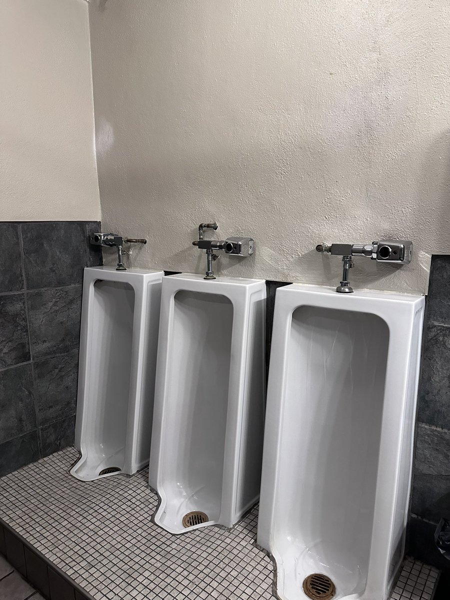 RyanSwenny's tweet photo. Found these puppies in the hotel lobby bathroom, makes we wanna pull my pants down to my ankles and piss https://t.co/dbaDr6x3Dd