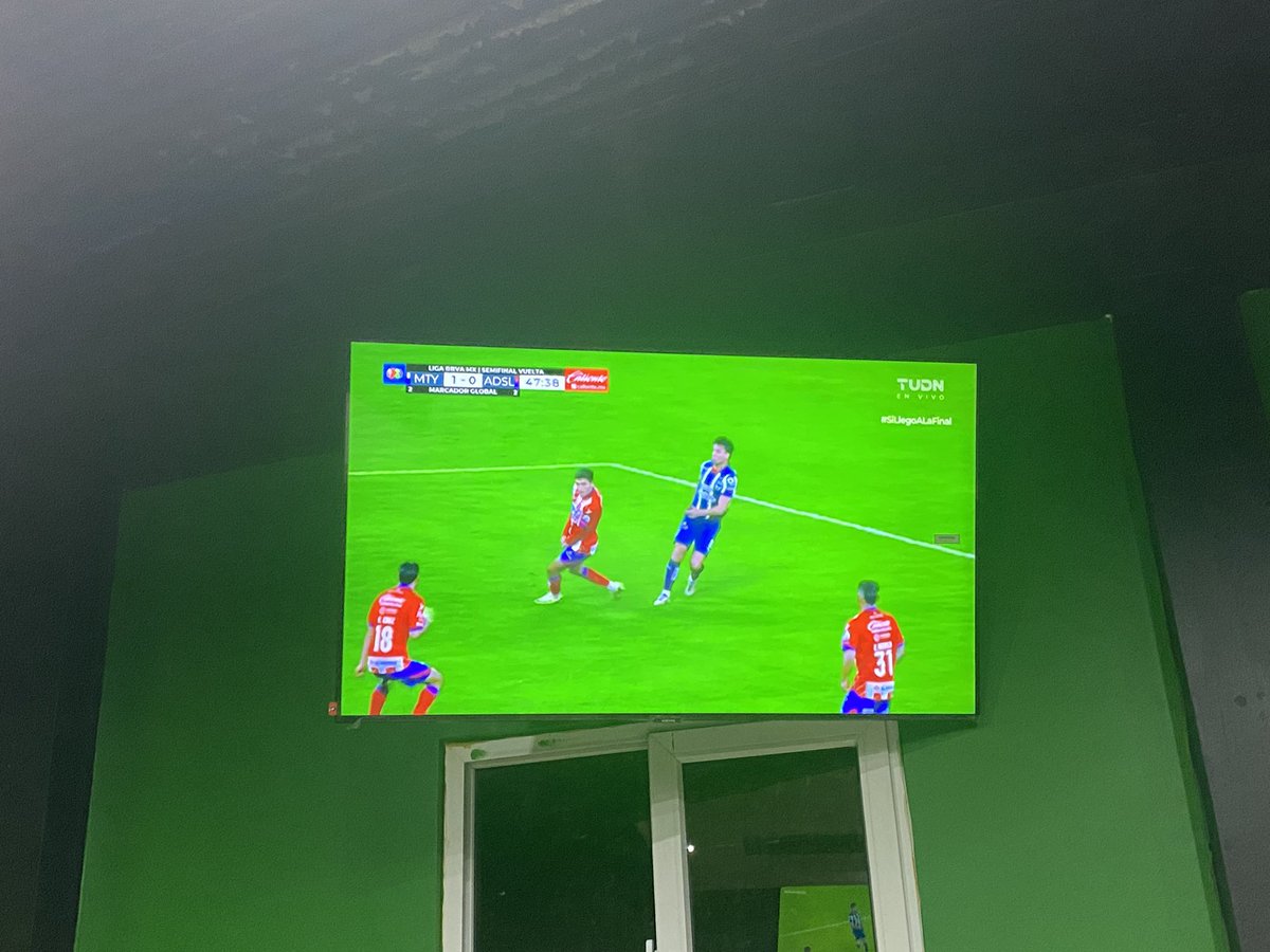 Maggarzonas's tweet photo. @TUDNMEX 
#SiLlegoALaFinal en #aficionadossportsbar https://t.co/WgSatZJ8Ge