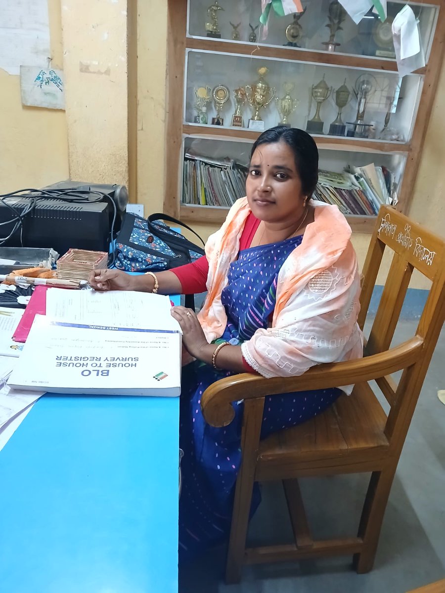 CEOWestBengal's tweet photo. On Special campaign day of SSR 2025 BLOs are present in different polling stations of 86 Santipur AC Nadia district, West Bengal.
#SpecialSummaryRevision2025 #SSR2025 #GoRegister #BLO
@ECISVEEP
@SpokespersonECI
@rajivkumarec
@anuj_chandak https://t.co/xmUVbPnOlY