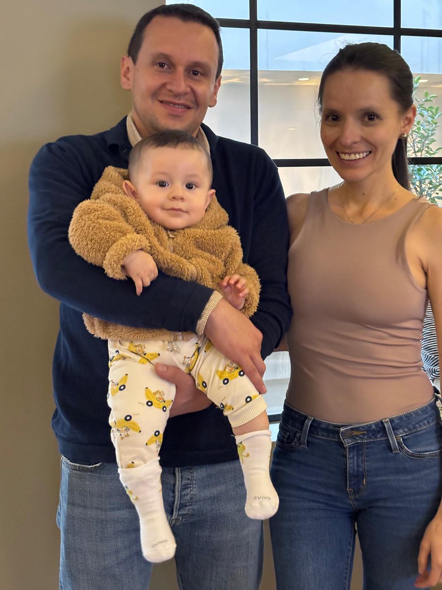 ChavarroNata's tweet photo. Lo tengo todo🙏🏼 🩵 mi hijo mi esposo mi familia. https://t.co/usc6Pyl1kv