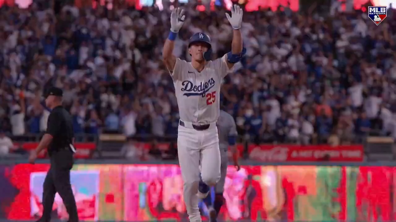 レアアイテム日本未発売　ドジャース　ポストシーズン2024優勝パーカー　Mサイズ MLB ドジャース パーカー 2024 MLB ポストシーズン Authentic