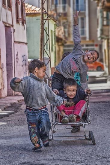 llill195's tweet photo. "هجمَ السرورُ عليّ حتى إنهُ 
مِن فَرْطِ ما قد سرني أبكاني" https://t.co/cZCo3RZhMe